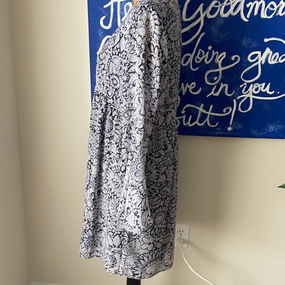 🌟EUC🌟 worn ONCE - beautiful Loft flutter sleeve rayon dress - small - Picture 3 of 9